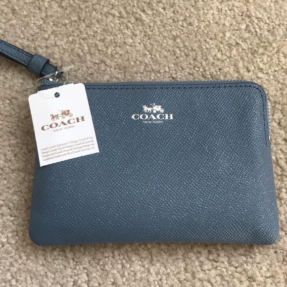 Coach wristlet - Picture 2 of 4